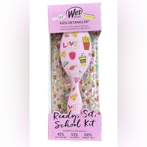 NWT Wet Brush Ready, Set, School Kids Detangler kit